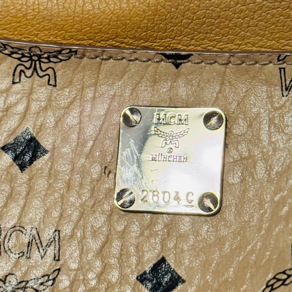 MCM Women's Gold and Cream Tote Bag - Picture 7 of 7